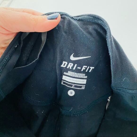 NIKE Black Cropped Leggings White Geometric Pattern Stripe Dri Fit Gym Workout S - Picture 3 of 10